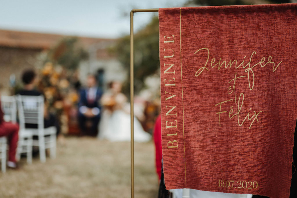 panneau signalétique bienvenue tissu mariage