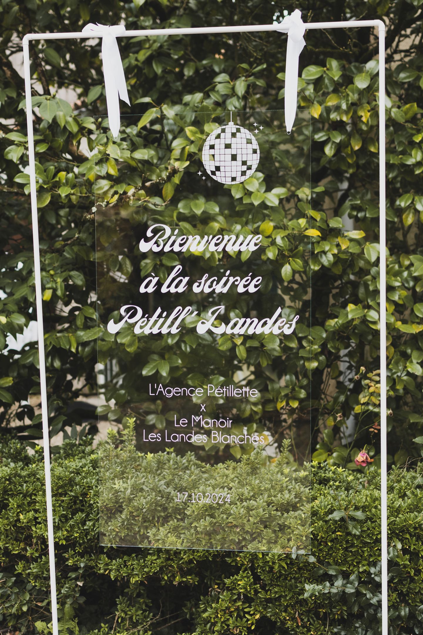 Location support plexiglass Décoration de mariage Anniversaire Rosa event design Nantes
