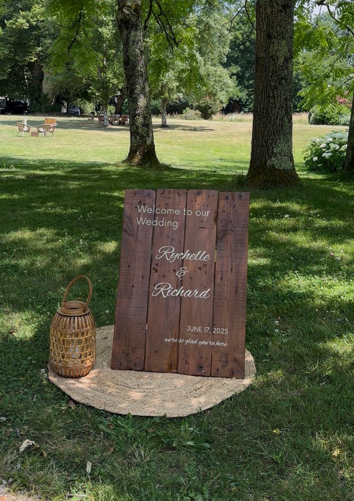 Panneau de bienvenue en bois Location mariage Nantes